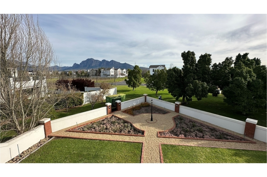 To Let 4 Bedroom Property for Rent in Val De Vie Estate Western Cape